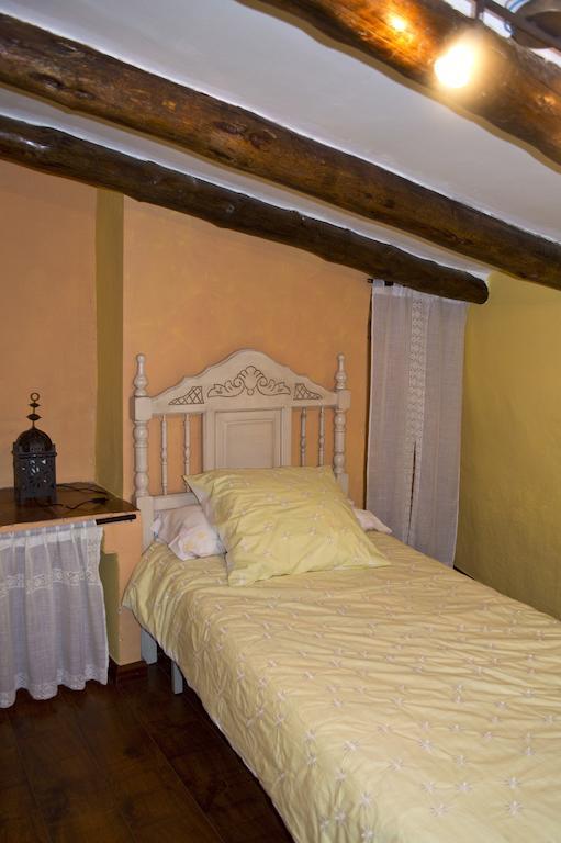 Casa Rural Los Lilos Gotor Oda fotoğraf